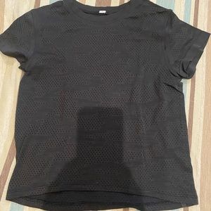 Lululemon size 0 train to be t shirt